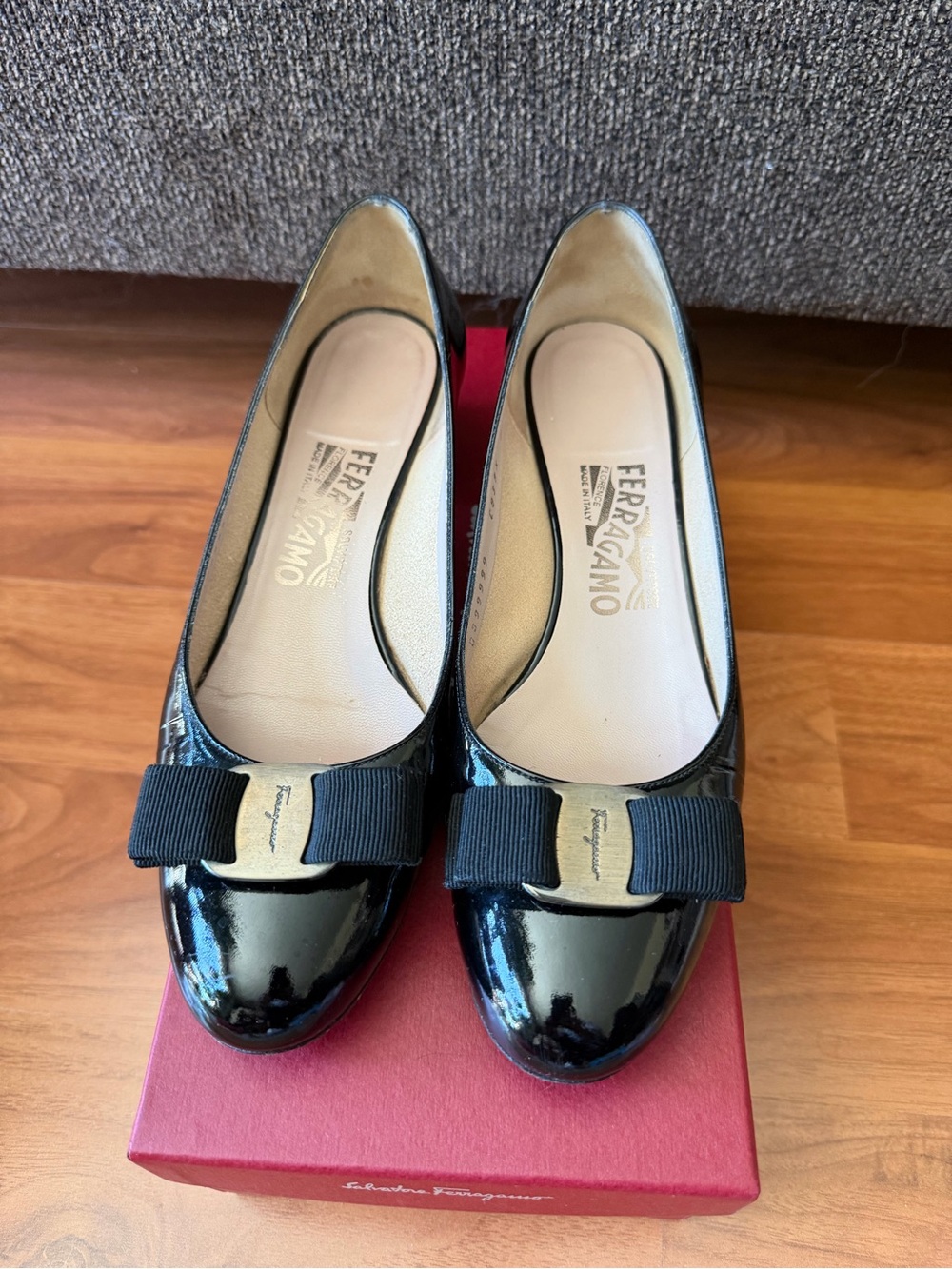 Salvatore Ferragamo Black Patent Vara Bow  pumps size 7B